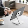 Aisens Soporte de Mesa para Monitor DT27T-445 Eco Inclinable 10-27 Pulgadas, hasta 6.5 kg, Blanco, Compatible con POS y Pantallas Táctiles como Amazon Echo Show 15