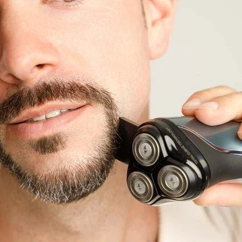 Taurus 3 Side Water Shave Afeitadora de Rotación para Hombres con 3 Cabezales en Negro y Azul Taurus 3 Side Water Shave Afeitadora de Rotación para Hombres con 3 Cabezales en Negro y Azul