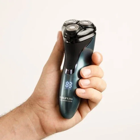 Taurus 3 Side Water Shave Afeitadora de Rotación para Hombres con 3 Cabezales en Negro y Azul Taurus 3 Side Water Shave Afeitadora de Rotación para Hombres con 3 Cabezales en Negro y Azul