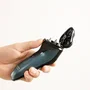 Taurus 3 Side Water Shave Afeitadora de Rotación para Hombres con 3 Cabezales en Negro y Azul