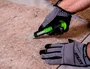 Q-connect Cúter de Plástico Ancho con Asa para Colgar Cuchilla 18 mm Blíster 1 Unidad
