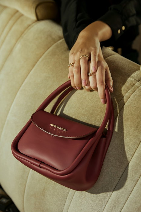 Vince Camuto Bolso Rojo Claret Piel de Polivinilo 19x9x15 cm
