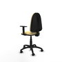 Silla de oficina Aýna con mecanismo Contacto permanente básico tapizada con Similpiel color Crema. Equipada con Base poliamida negra, Brazos 1D y Ruedas de parqué