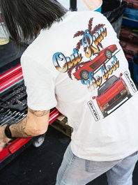 Radikal Revolution Camiseta RKOUT203L Out Run Blanca - Diseño Videojuego SEGA - Talla L
