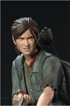 Dark Horse Figura Ellie con Arco de The Last of Us Part II - Figura de 20cm con Diorama, The Last of Us