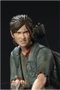 Dark Horse Figura Ellie con Arco de The Last of Us Part II - Figura de 20cm con Diorama, The Last of Us