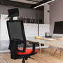 Silla de oficina Horna con mecanismo Sincro tapizada con Tela color Naranja oscuro y malla color Negro. Equipada con lumbar 1D, Brazos 1D, Cabecero Fijo y Ruedas 65 mm parqué