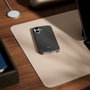 Beats Funda para iPhone 17 con MagSafe y Control de Cámara Granite Gray Compatible con iPhone 17