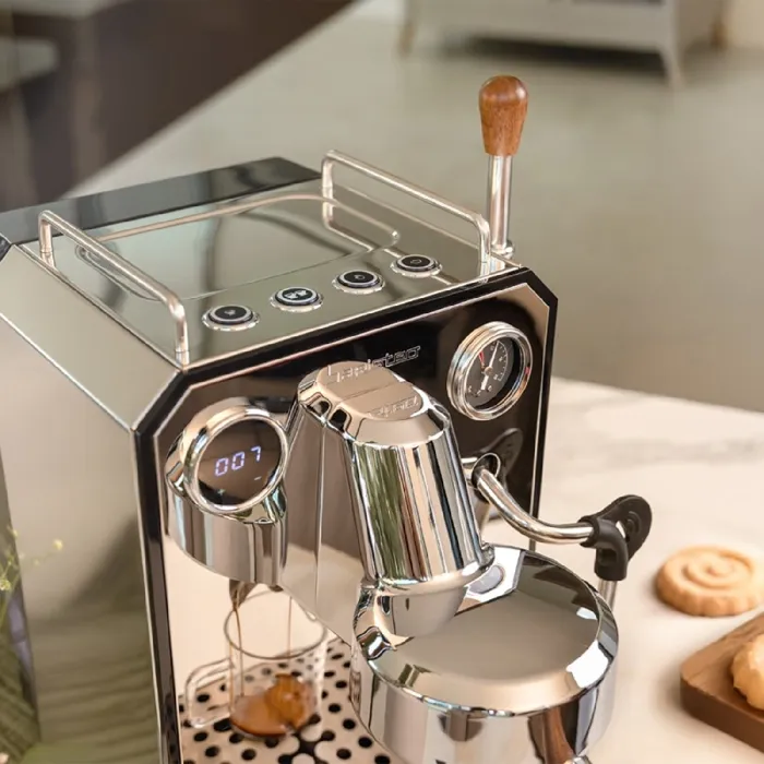Cecotec Baristeo Intima Siebtrgermaschine, Máquina de Espresso con Thermoblock 15 Bar, 1850W, Espumador de Leche, Capacidad 1.7L, Preparación de Café Molido, Color Acero Inoxidable