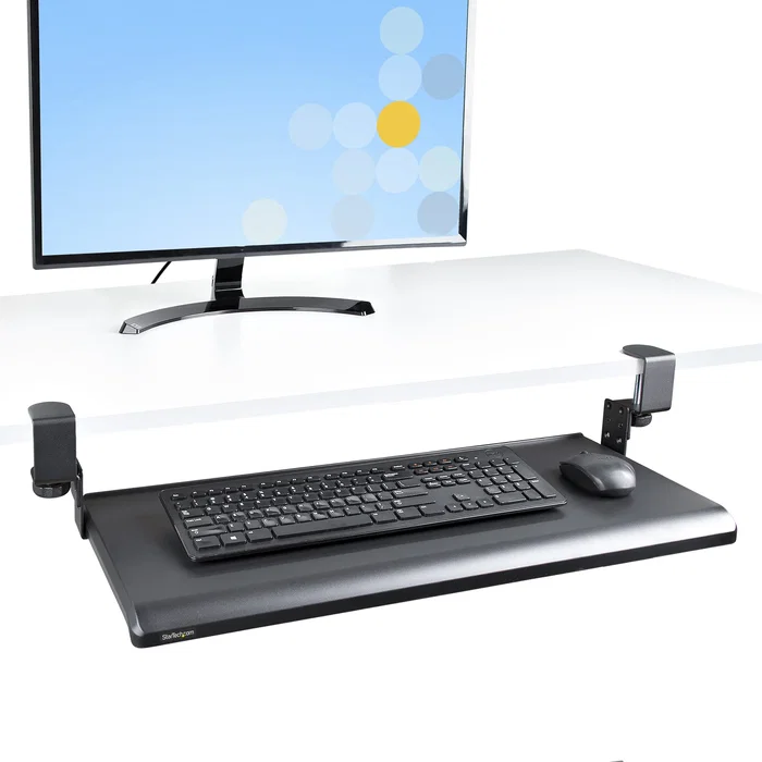 Startech KEYBOARD-TRAY-CLAMP1 Bandeja de Teclado Bajo Escritorio Ajustable y Deslizante - Soporta 12 kg, 3 Alturas, Instalación Fácil, Superficie 700x310 mm, Negro