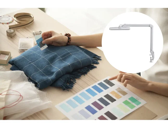 Maul Lámpara de escritorio LED con pinza, cabezal ajustable y regulación de intensidad, Blanco