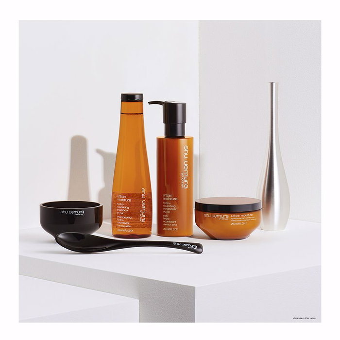 SHU UEMURA Urban Moisture Hydro-Nourishing Acondicionador para Cabello Seco (Reacondicionado) SHU UEMURA Urban Moisture Hydro-Nourishing Acondicionador para Cabello Seco (Reacondicionado)