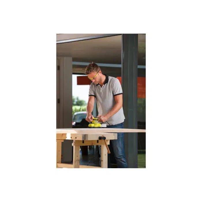 Ryobi Lijadora 1/3 Hoja 200W con Sistema de Succión y 20 Abrasivos