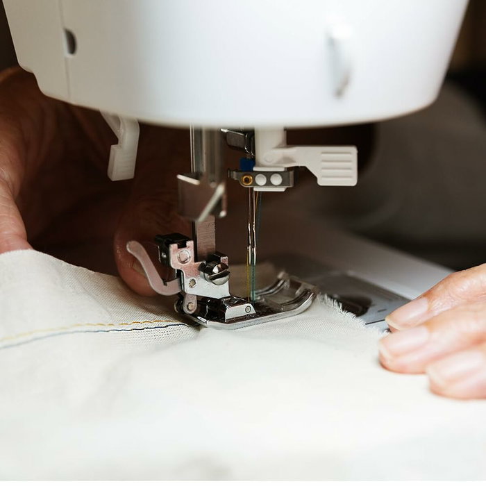 Máquina de Coser Cecotec BelleCouture 21500