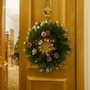 Bambasy Corona de Navidad Baliti con Efecto Nieve, Acebo y Piñas, Ø50cm