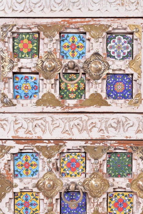 Giner y Colomer Comoda 4 Cajones Madera Mango Cerámica Bronce Blanco Envejecido