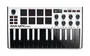 AKAIPRO Mpk Mini Mk3 Controlador MIDI con 25 Teclas Sensibles, Pads MPC, Arpegiador y Pantalla OLED