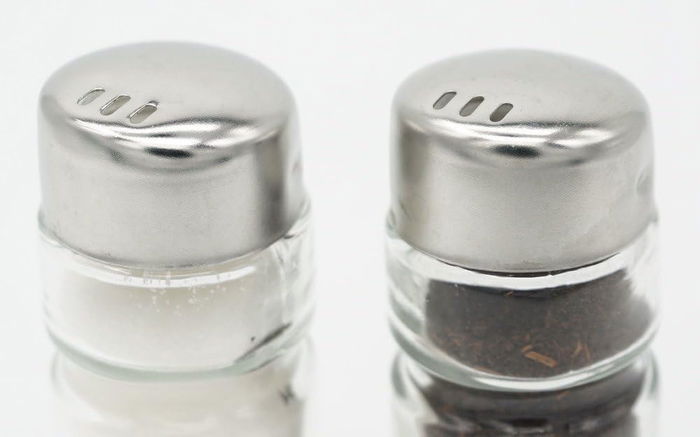 Inde Set 2 Saleros con Soporte de Metal para Bar, 3.3x9 cm (24 Unidades)