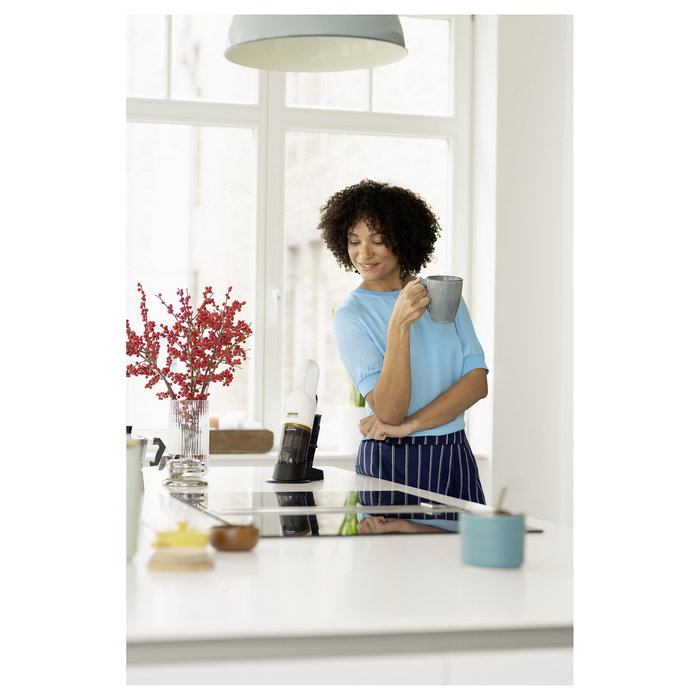 Kärcher CVH 3 Plus Aspiradora seca sin bolsa con filtro HEPA y batería de iones de litio - Negro y Blanco