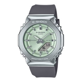 Casio GM-S2110-3AER con esfera verde y correa gris