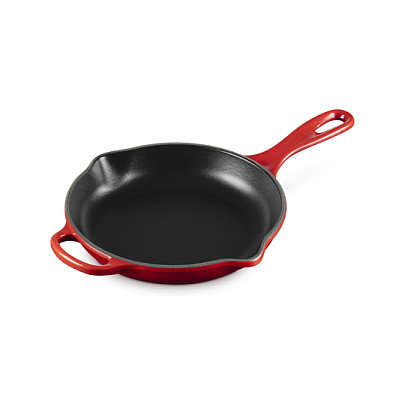 Le Creuset Sartén multiuso Signature de hierro fundido 20 cm, rojo cereza Le Creuset Sartén multiuso Signature de hierro fundido 20 cm, rojo cereza