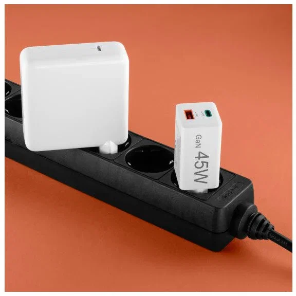 Hama 00201993 Cargador USB GaN 45W con Carga Rápida PD y Quick Charge, Doble Puerto USB-C/USB-A, Universal para Smartphone, Tablet y Portátil, Blanco Hama 00201993 Cargador USB GaN 45W con Carga Rápida PD y Quick Charge, Doble Puerto USB-C/USB-A, Universal para Smartphone, Tablet y Portátil, Blanco