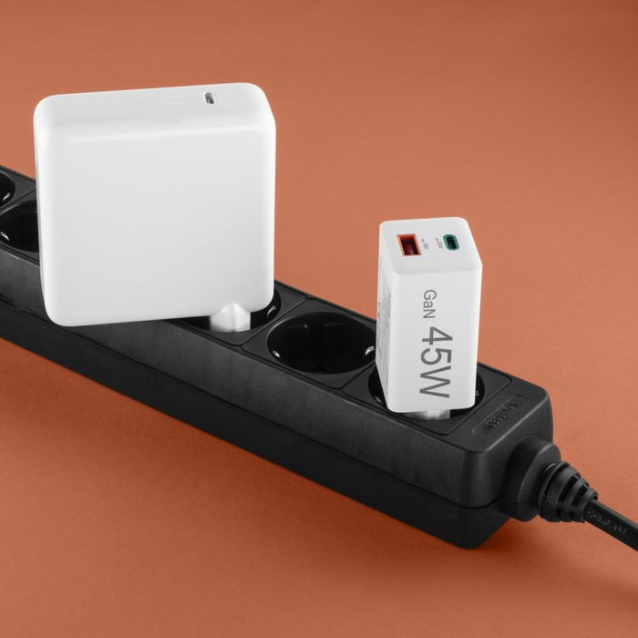 Hama 00201993 Cargador de Dispositivo Móvil Blanco Carga Rápida para Teléfono Móvil, Portátil, Smartphone y Tableta Hama 00201993 Cargador de Dispositivo Móvil Blanco Carga Rápida para Teléfono Móvil, Portátil, Smartphone y Tableta