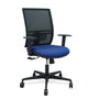 PIQUERAS Y CRESPO Silla de oficina Yunquera con mecanismo sincro, brazos 1D y asiento azul marino