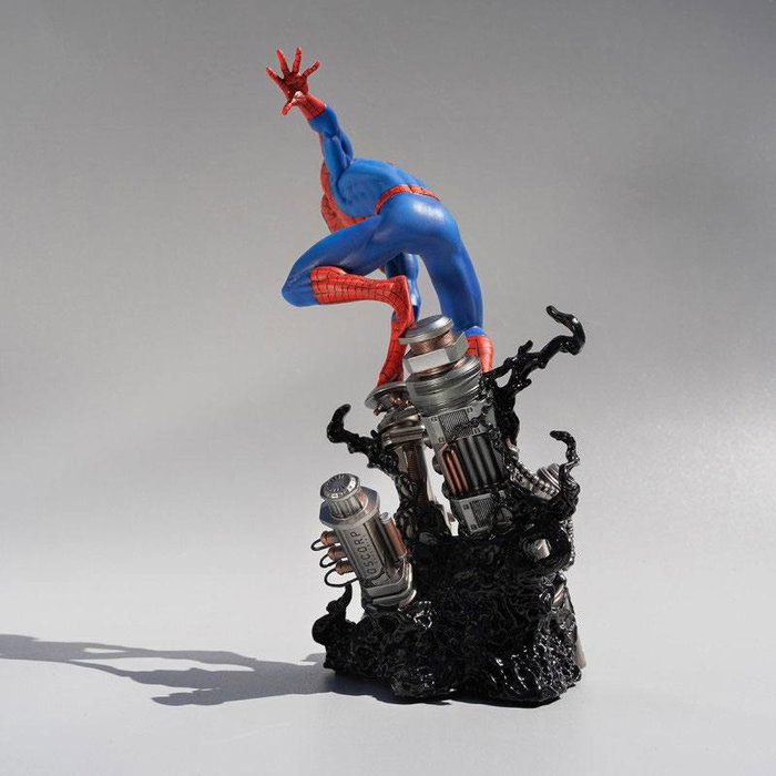 Semic Estatua Amazing Art Amazing Spider-Man 1/10
