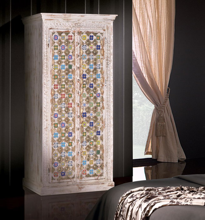 Giner y Colomer Armario Madera Mango con Detalles En Cerámica y Bronce Blanco Envejecido