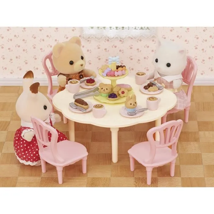 Sylvanian Families 5742 La Mesa de la Merienda con Mantel Individual, Sillas, Vajilla y Repostería