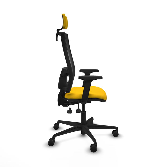 Silla de oficina Bormate con mecanismo Asincro tapizada con Tela color Amarillo y malla color Negro. Equipada con lumbar 1D, Brazos 2D, Cabecero 2D y Ruedas 65mm nailon