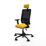 Silla de oficina Bormate con mecanismo Asincro tapizada con Tela color Amarillo y malla color Negro. Equipada con lumbar 1D, Brazos 2D, Cabecero 2D y Ruedas 65mm nailon