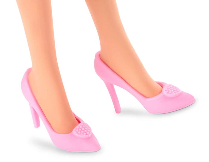 Barbie HPJ96 Muñeca Perfect Day The Movie Inspirada en Margot Robbie, Vestido Rosa Cuadros, Collar Margaritas, +6 Años