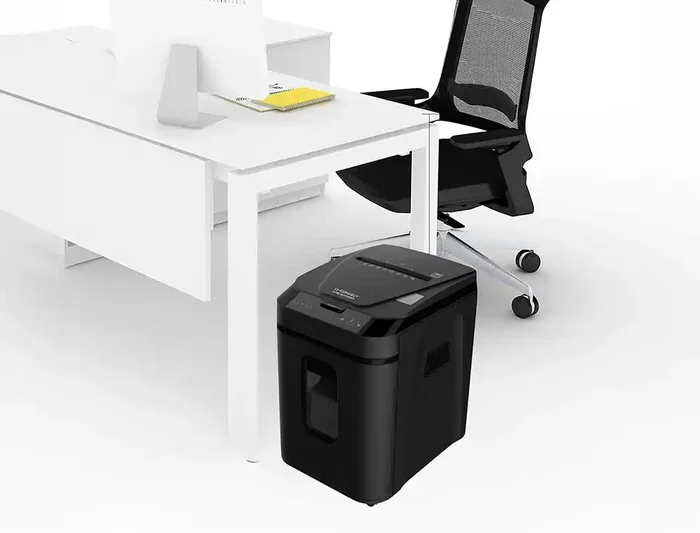 Q-connect Destructora de documentos Corte Transversal P-4 Capacidad 180 Hojas Auto / 10 H Manual Grapas Clips Tarjetas