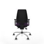 Silla de oficina Elche con mecanismo Asincro tapizada con Tela color Morado. Equipada con Base cromada, Brazos 1D y Ruedas 65 mm parqué