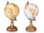 Giftdecor Globo Terráqueo 12.5 cm de Diámetro, Modelo Mate en Madera, Plástico y Hierro, Color Multicolor - Surtidos Aleatorios (Set de 12)