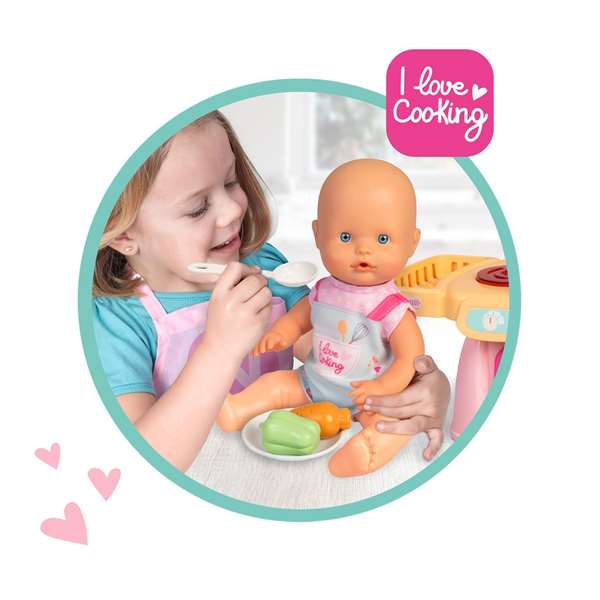 Famosa Nenuco Muñeco Cocinita Mágica con 10 Accesorios, 30 cm