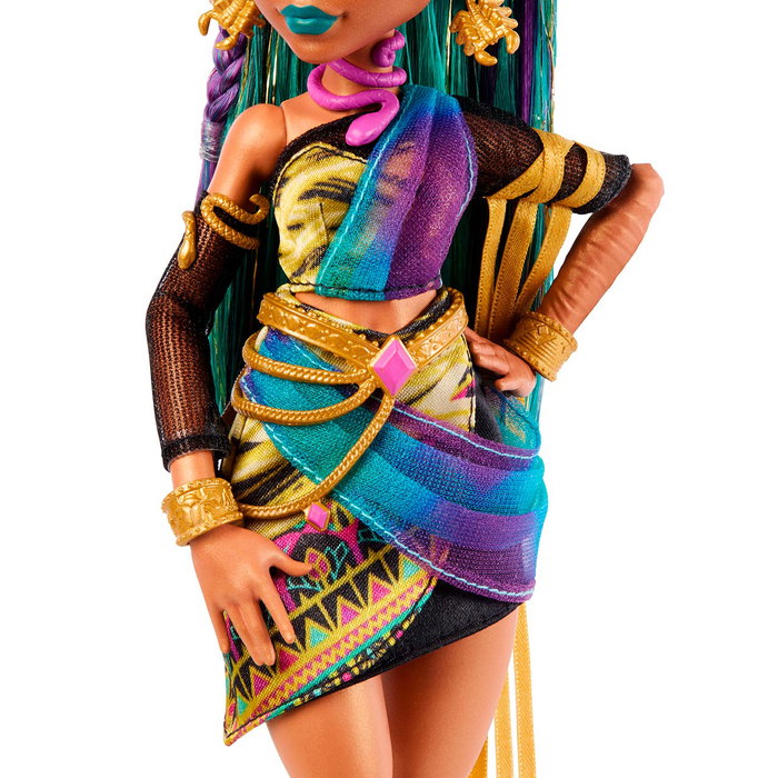 Mattel Monster High Muñeca Nefera De Nile con Lavish y 7 Accesorios