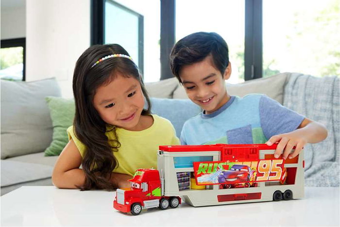 Mattel Camion Mack Cars Color Changers HPD82 Juguete de Rayo McQueen con Cambio de Color