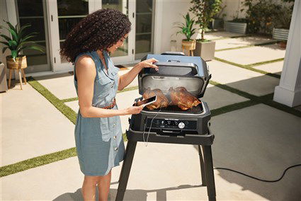 Ninja OG901EU Barbacoa Eléctrica de Exterior con Ahumador y Freidora de Aire ProConnect XL