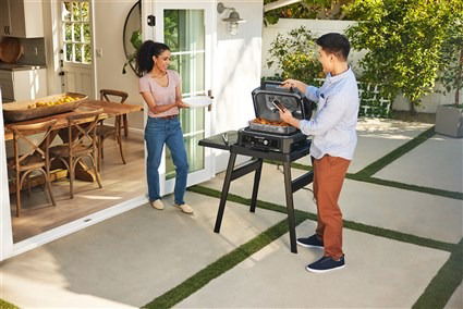 Ninja OG901EU Barbacoa Eléctrica de Exterior con Ahumador y Freidora de Aire ProConnect XL