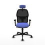 Silla de oficina Alfera con mecanismo Sincro tapizada con Tela color Azul claro y malla color Negro. Equipada con lumbar 1D, Brazos 1D, Cabecero 2D y Ruedas 65mm nailon