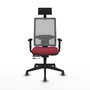 Silla de oficina Horna con mecanismo Sincro/Traslack tapizada con Tela color Granate y malla color Gris. Equipada con lumbar 1D, Brazos 1D, Cabecero Fijo y Ruedas 65 mm parqué