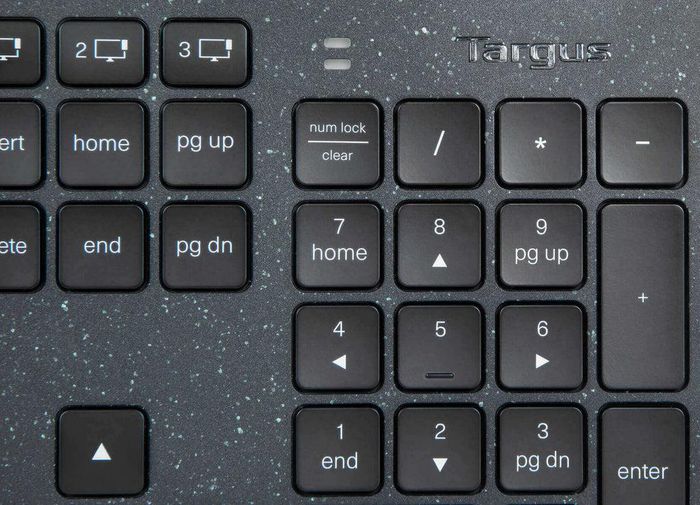 Targus Teclado Inalámbrico Bluetooth 5.0 Ecosmart Captación de Energía Sostenible Antimicrobiano con Luz Trasera QWERTY Nórdico Targus Teclado Inalámbrico Bluetooth 5.0 Ecosmart Captación de Energía Sostenible Antimicrobiano con Luz Trasera QWERTY Nórdico