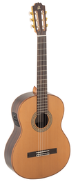 Admira Guitarra Clásica A10 Electrificada con Fishman Serie Artesanía