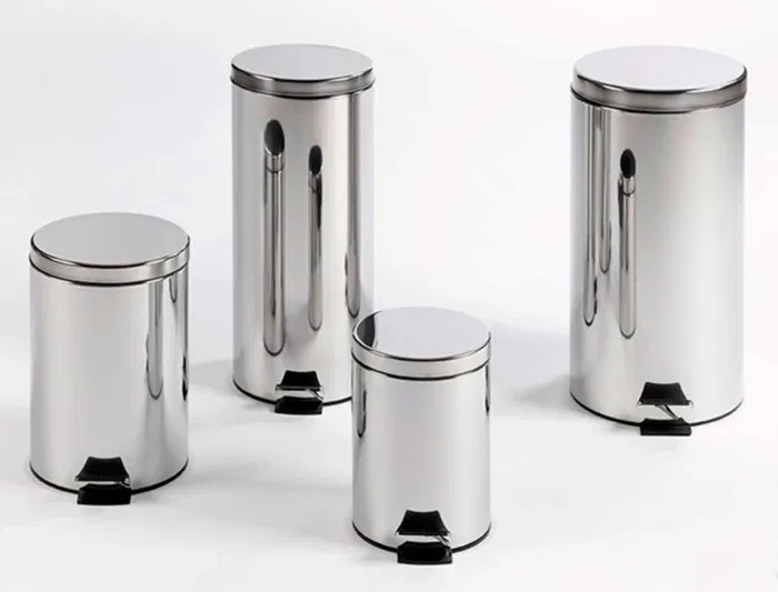 Q-connect Papelera de Metal con Pedal Cromada 43x29cm Capacidad 20 Litros