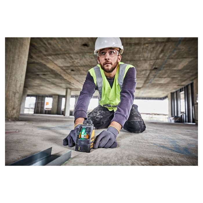 DeWALT Nivel Láser Cruz Verde DW088CG, 30 m Alcance, Haz Horizontal/Vertical, Funciona con 3 Baterías AA DeWALT Nivel Láser Cruz Verde DW088CG, 30 m Alcance, Haz Horizontal/Vertical, Funciona con 3 Baterías AA
