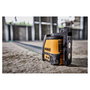 DeWALT Nivel Láser Cruz Verde DW088CG, 30 m Alcance, Haz Horizontal/Vertical, Funciona con 3 Baterías AA