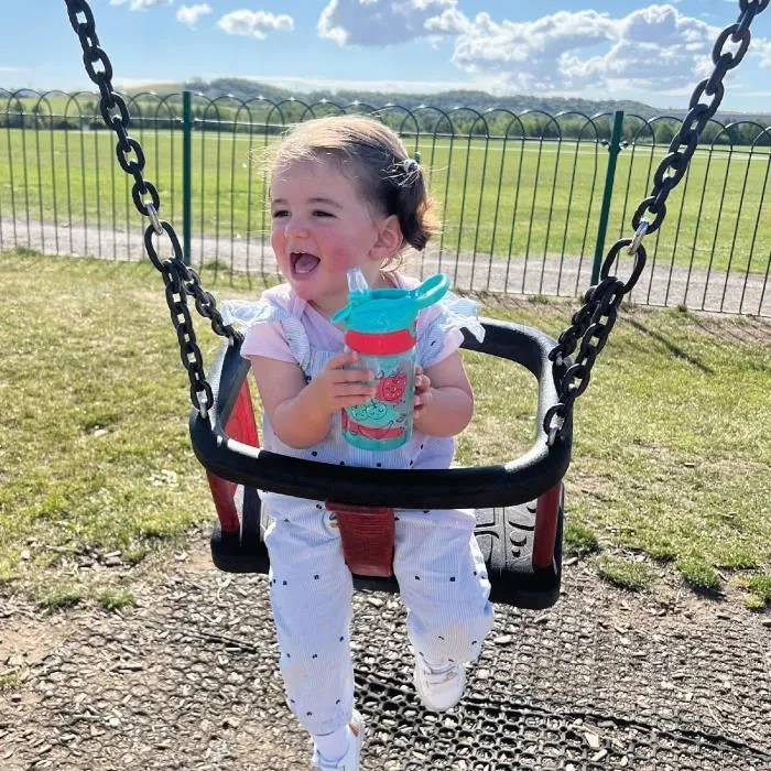 Nuby NUB0048526890446 Botellas de agua Incredible Gulp, paquete de 2, 360 ml, fresas